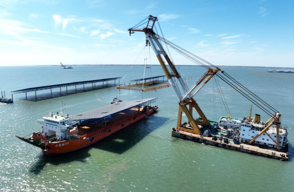 股票配资官网开户 河北昌黎：海上光伏项目建设忙